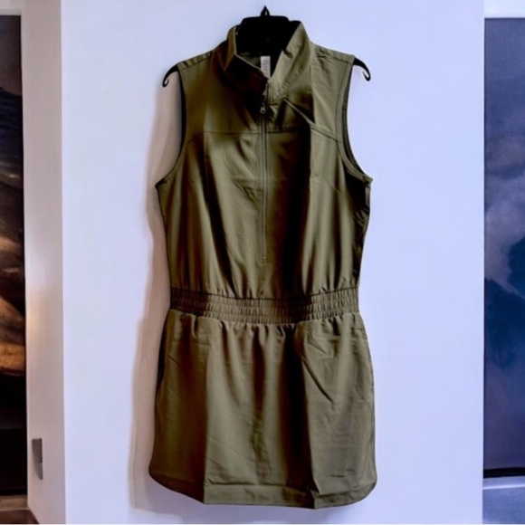 NWT Elle Olive Green Zip-Up athletic Dress. Zip front, skort w pockets. Size M - Picture 6 of 7